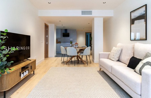 Nueva Espana Apartment | 2 bedroom apartment inLa Castellana by Sharing Co.