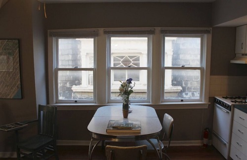 Central West End House | 2-Bedroom Apartment on 3rd Floor of 1895 Victorian Home w secured side entrance