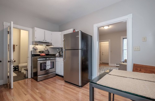 West End Apartment | 2 Bedroom Apartment Unit In Portland's Historic West End Neighborhood