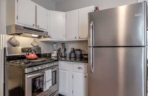 West End Apartment | 2 Bedroom Apartment Unit In Portland's Historic West End Neighborhood