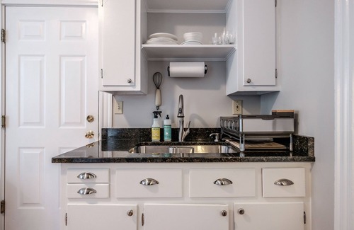 West End Apartment | 2 Bedroom Apartment Unit In Portland's Historic West End Neighborhood