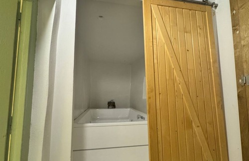 Ios Apartment | 2-bedroom apartment with Jacuzzi in Ios