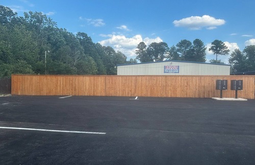 Counce Apartment | 2-bedroom apartment within 10min to boat ramps! Centrally located in Pickwick!