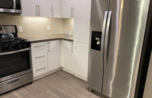 Studio City Apartment | 2 bedroom Apt in LA by Universal Studios