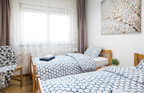 Zagreb Apartment | 2 bedroom Apt. in the Business Zone- FREE PARKING