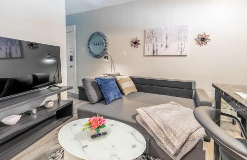 Central Hamilton Apartment | 2 Bedroom Apt Near Downtown - King Bed Netflix