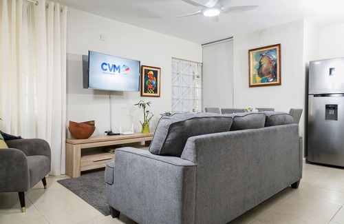 Beverly Hills Apartment | 2 Bedroom at Pine Boulevard Retreat