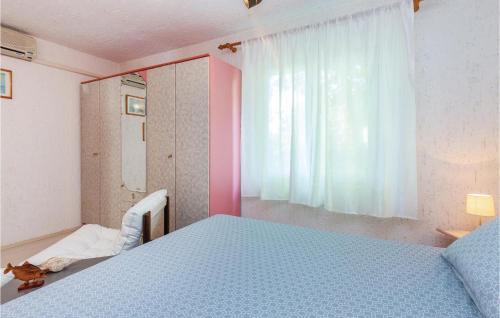 Smrika House | 2 Bedroom Awesome Home In Smrika