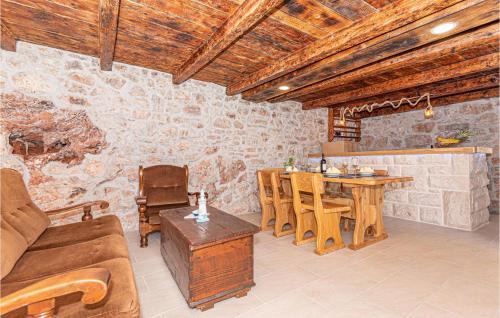 Rogoznica House | 2 Bedroom Beautiful Home In Milinkovica