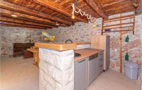 Rogoznica House | 2 Bedroom Beautiful Home In Milinkovica