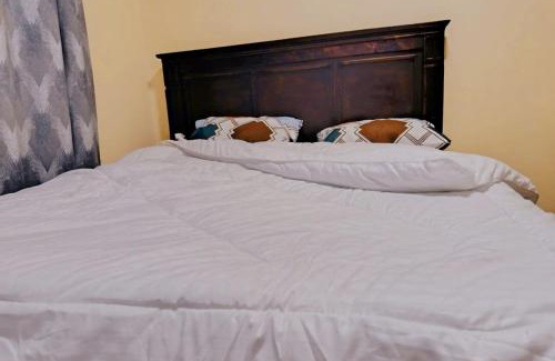 Western Province House | 2 Bedroom Bungalow in Meru