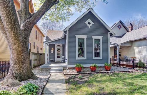 Old Northside House | 2 Bedroom Bungalow on the Old Historic Northside