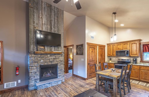 West Yellowstone Cabin | 2 Bedroom Cabin with A/C, just 5 blocks from Yellowstone!