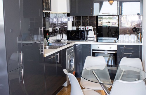 Liverpool City Centre Apartment | 2 Bedroom Central Apartment With Parking