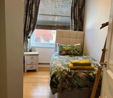 Hereford Apartment | 2 bedroom central apartment
