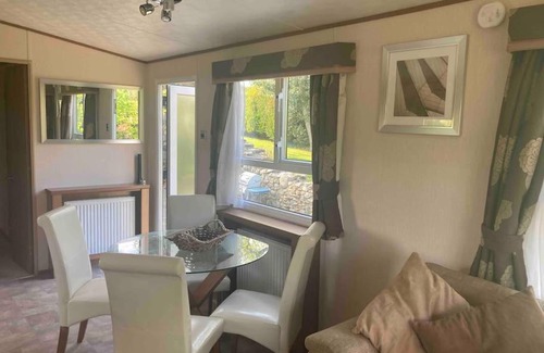 Rhyd-y-clafdy Apartment | 2 bedroom chalet in Chwilog on the Llyn Peninsula