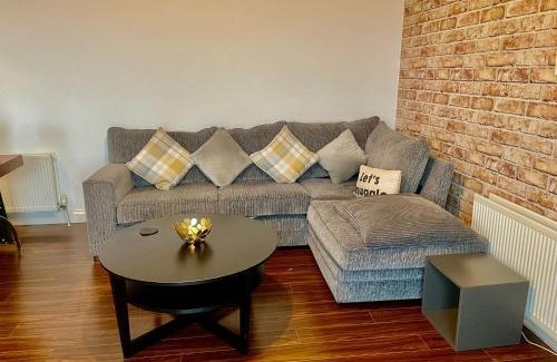 Belfast Apartment | 2 bedroom City-Centre apartment with Free parking