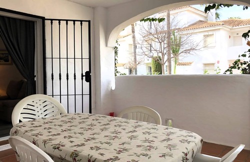 Marbella Apartment | 2 Bedroom Close to the Pool F-4