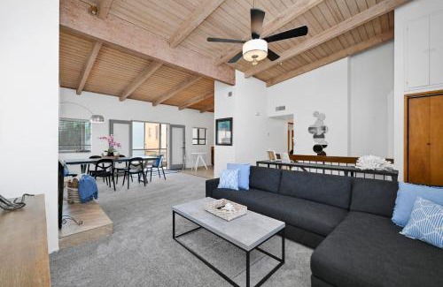 Santa Ana Heights House | 2 bedroom close to the beach on 65th St