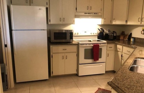 South Beach Condo | 2 Bedroom Condo 320580 by Houzlet