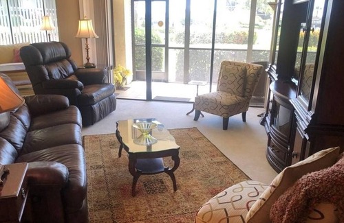 South Beach Condo | 2 Bedroom Condo 320580 by Houzlet