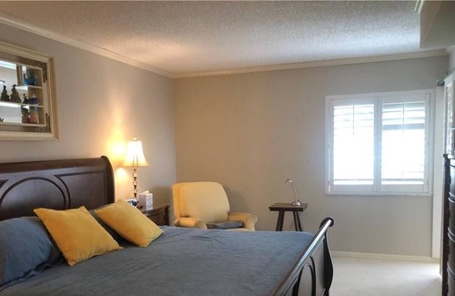 South Beach Condo | 2 Bedroom Condo 320580 by Houzlet