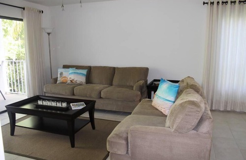 Seven Mile Beach Apartment | 2 Bedroom Condo 7 Mile Beach - #207 Sunset Cove