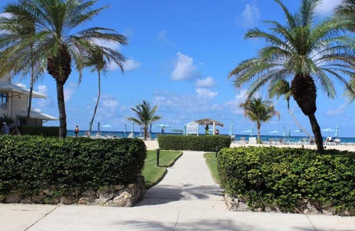 Seven Mile Beach Apartment | 2 Bedroom Condo 7 Mile Beach - #207 Sunset Cove