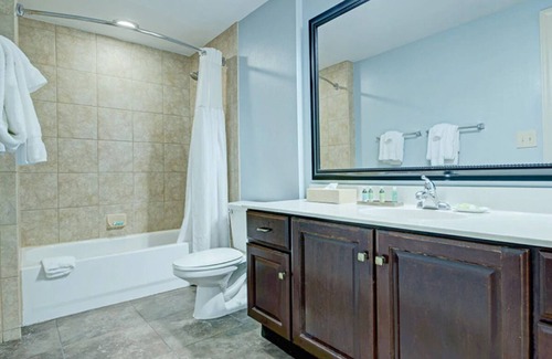 Old Town West Resort | 2 Bedroom Condo at Wyndham Old Town Alexandria Resort - Close to D.C!