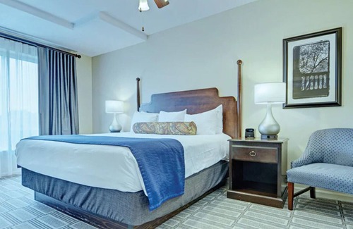Old Town West Resort | 2 Bedroom Condo at Wyndham Old Town Alexandria Resort - Close to D.C!