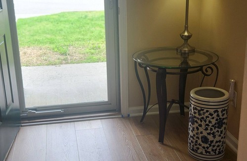 Powell Condo | 2-bedroom condo just remodeled. 1 car garage. Includes utilities, wifi, tv