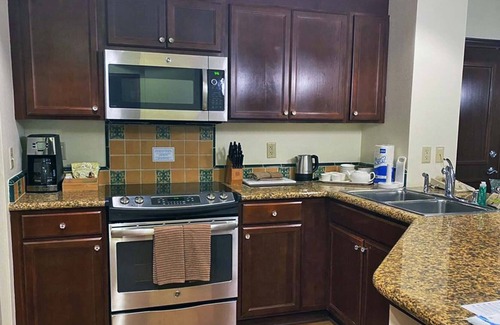 Ko Olina Villa | 2 Bedroom Condo On Hawaiian Beach - Family Friendly - 7 nights