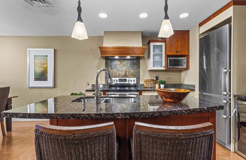 Canmore Apartment | 2 Bedroom Condo .Pool .Hot Tub .Gym .Spa