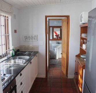 Stellenbosch Central Apartment | 2 Bedroom Cottage by ARPA Hospitalities