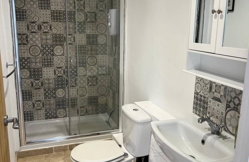 Swindon Cottage | 2 bedroom cottage in the heart of Old Town
