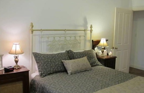 Upper Wakefield Bed & Breakfast | 2 Bedroom Cottage in the beautiful Clare Valley