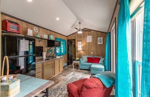 Vilas Cottage | 2-bedroom cottage just 29 minutes from Appalachian State University