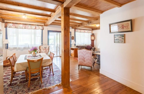 Naples Cottage | 2 Bedroom Cottage near the Causeway in Naples