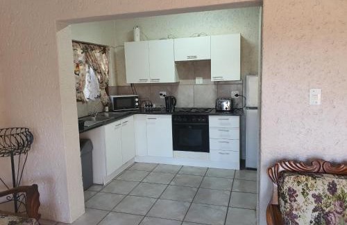 Greater Johannesburg Metropolitan Area Apartment | 2 Bedroom Cottage
