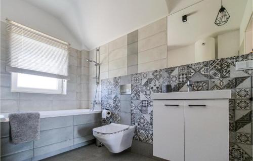 Busko-Zdroj Apartment | 2 Bedroom Cozy Apartment In Busko Zdroj