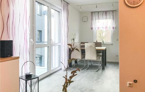 Muritz Apartment | 2 Bedroom Cozy Apartment In Rechlin