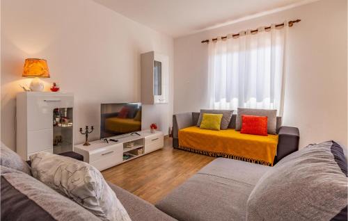 Vinez Apartment | 2 Bedroom Cozy Apartment In Labin