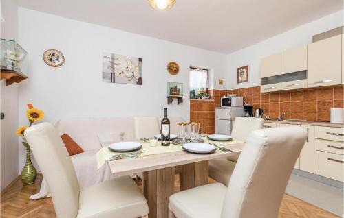 Rubesi Apartment | 2 Bedroom Cozy Apartment In Rubesi
