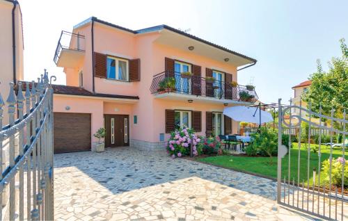 Valdebek Apartment | 2 Bedroom Cozy Apartment In Pula