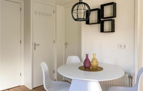 Heinkenszand House | 2 Bedroom Cozy Home In Heinkenszand