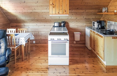 Lykling House | 2 bedroom cozy home in Finnås