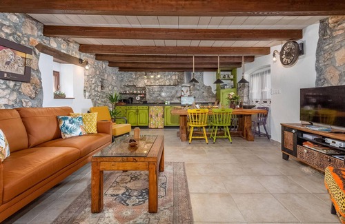 Nenadici House | 2 bedroom cozy home in Malinska