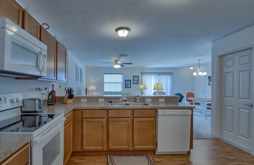 Fernandina Villa | 2 BEDROOM CUTE PATIO VILLA NEAR BROWNWOOD PADDOCK SQUARE THE VILLAGES FL