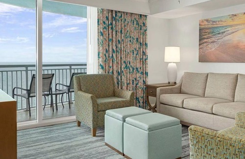Cherry Grove Beach Resort | 2 Bedroom Deluxe Oceanfront at Club Wyndham Towers on the Grove