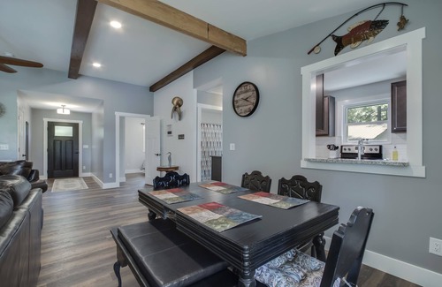 Decatur House | 2-Bedroom, Dog Friendly Home sleeps 6 on the Tennessee River/Chickamauga Lake